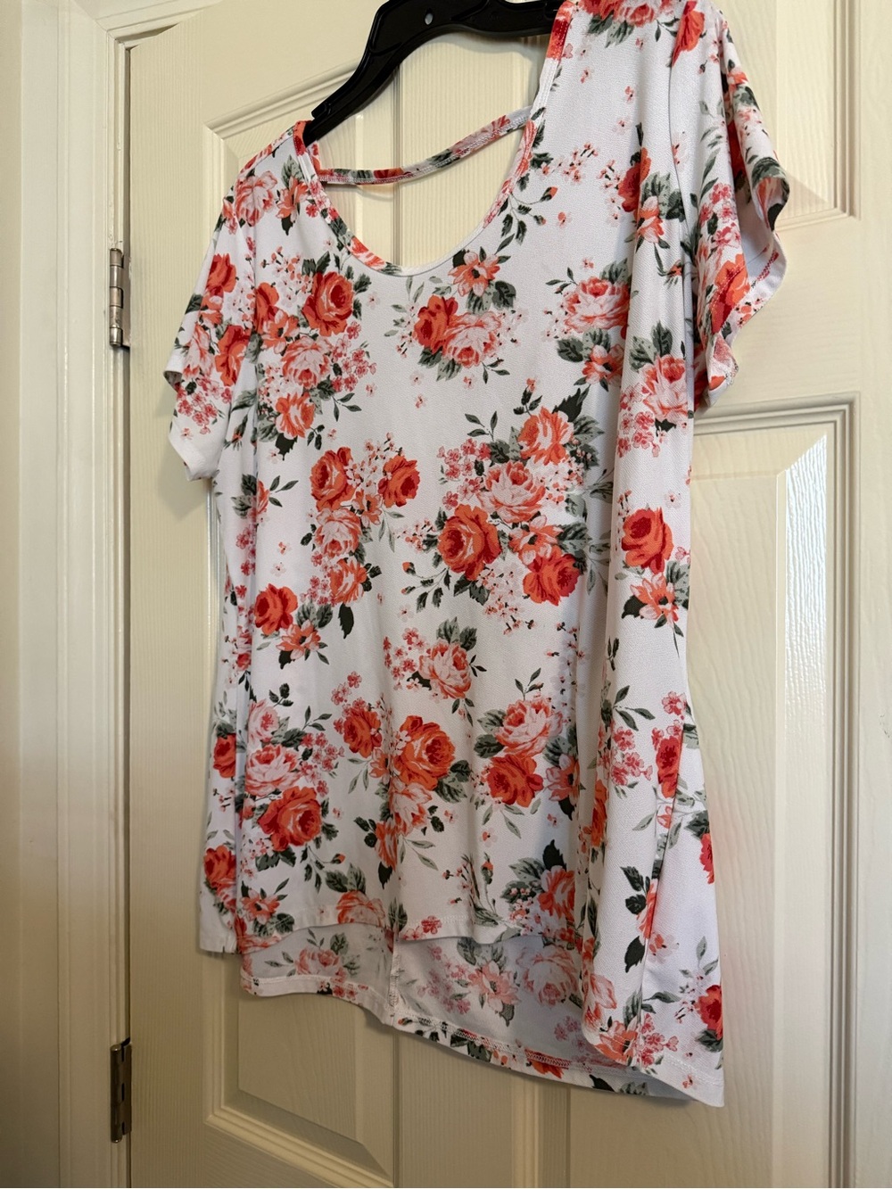 Bobbie Brooks White Short Sleeve Scoop Neck Top with Coral Rose Print